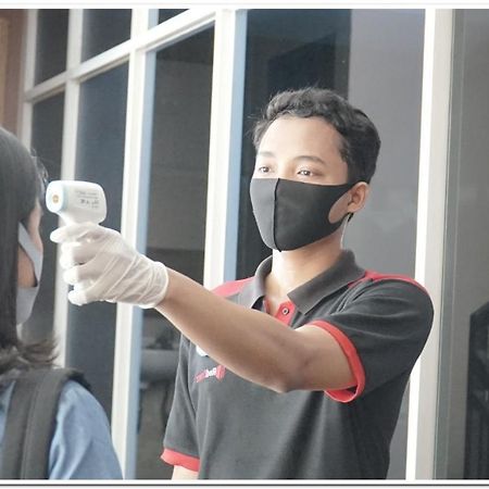 Hotel Reddoorz Syariah Near Exit Tol Malang Exterior foto