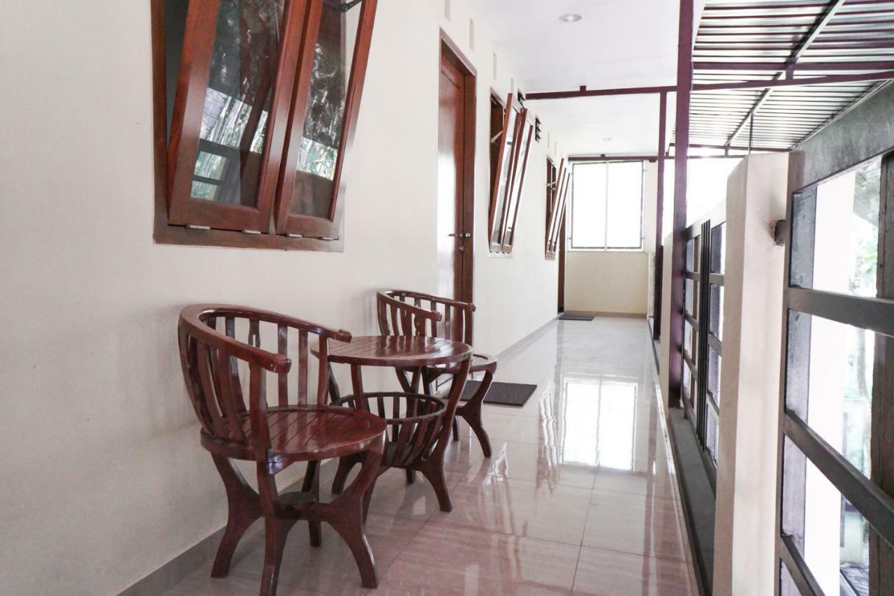 Hotel Reddoorz Syariah Near Exit Tol Malang Exterior foto