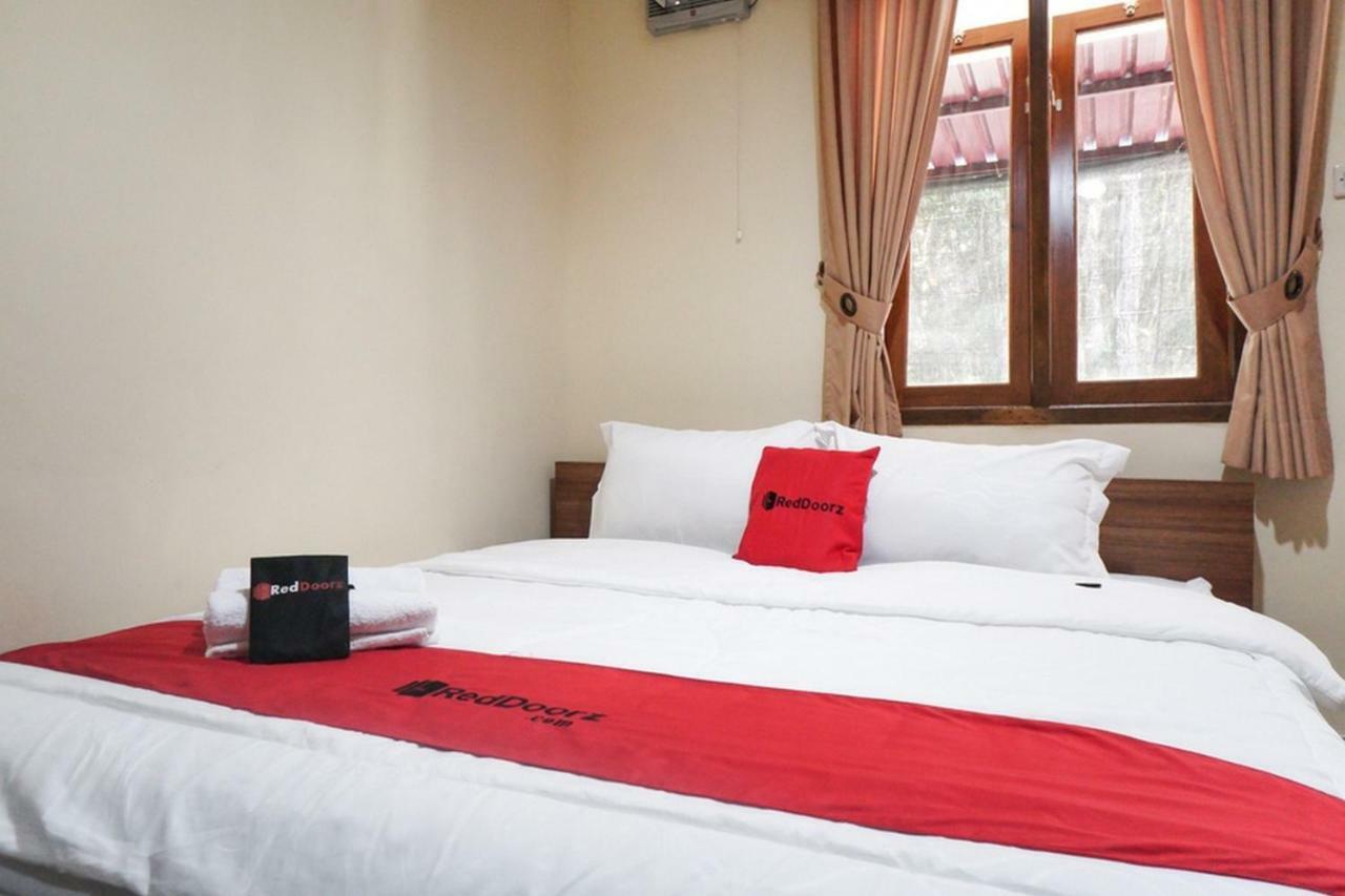 Hotel Reddoorz Syariah Near Exit Tol Malang Exterior foto